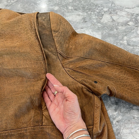 Men’s vintage brown leather bomber jacket - Picture 9 of 11